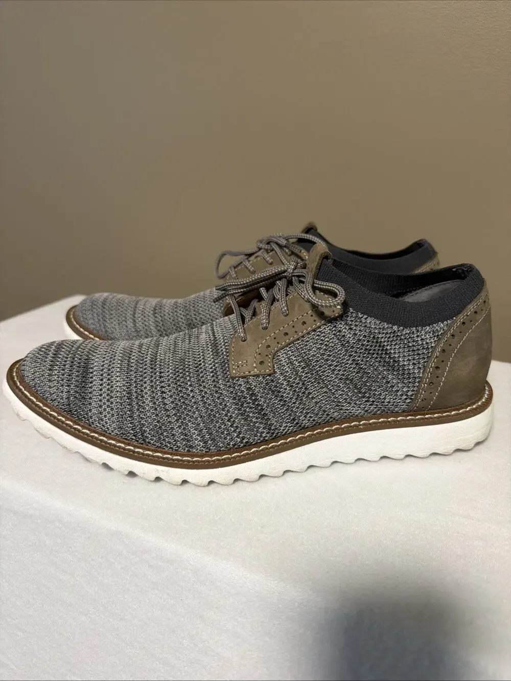 Johnston & Murphy Men’s 9M Duncan Knit Plain Toe Casual Dress Sneaker